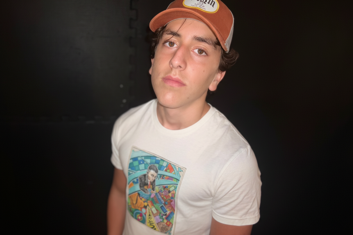 Model 3 - Cream Graphic Tee Angled